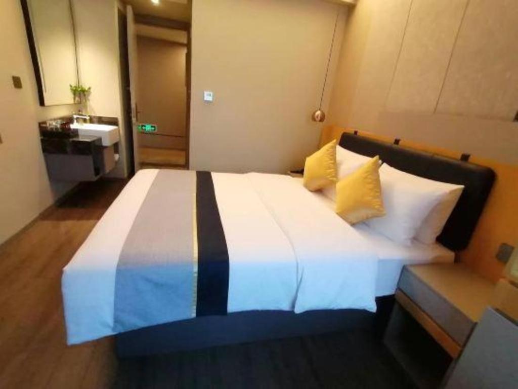 Home Inn Kunming Baita Road Bagian luar foto